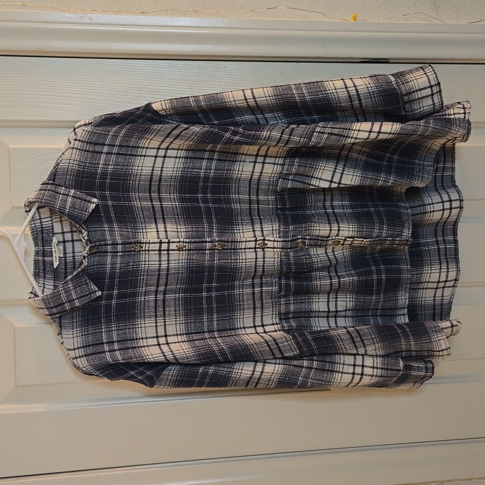American Eagle Womens Long-Sleeve Flannel Top. Size XS. Colors Blue-Gray & White